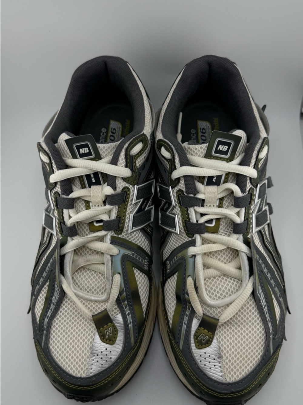 New Balance 1906A Olive JuiceSea
Salt.